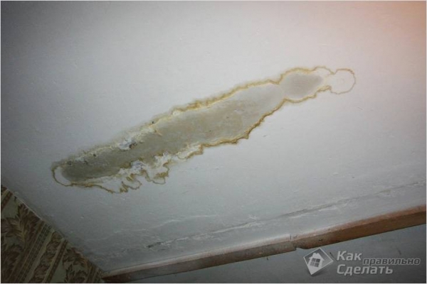 Фото - Как убрать желтое пятно на потолке — ремонт потолка